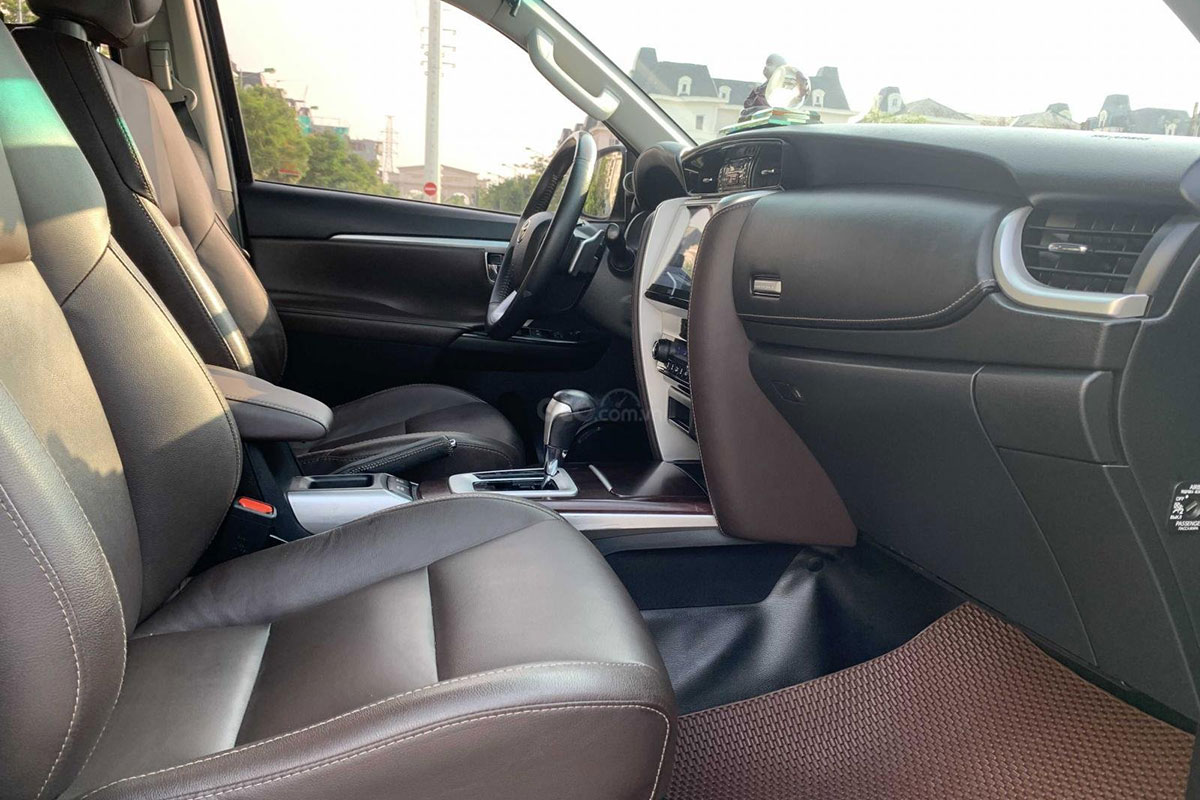 Hàng ghế trước Toyota Fortuner 2017 Hàng ghế trước Toyota Fortuner 2017 1