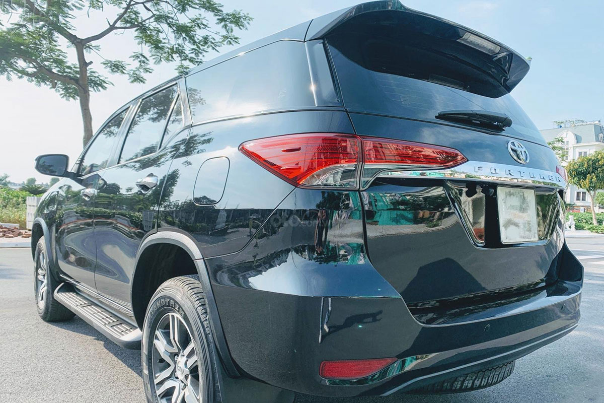 Thiết kế đuôi xe Toyota Fortuner 2017 Thiết kế đuôi xe Toyota Fortuner 2017 1