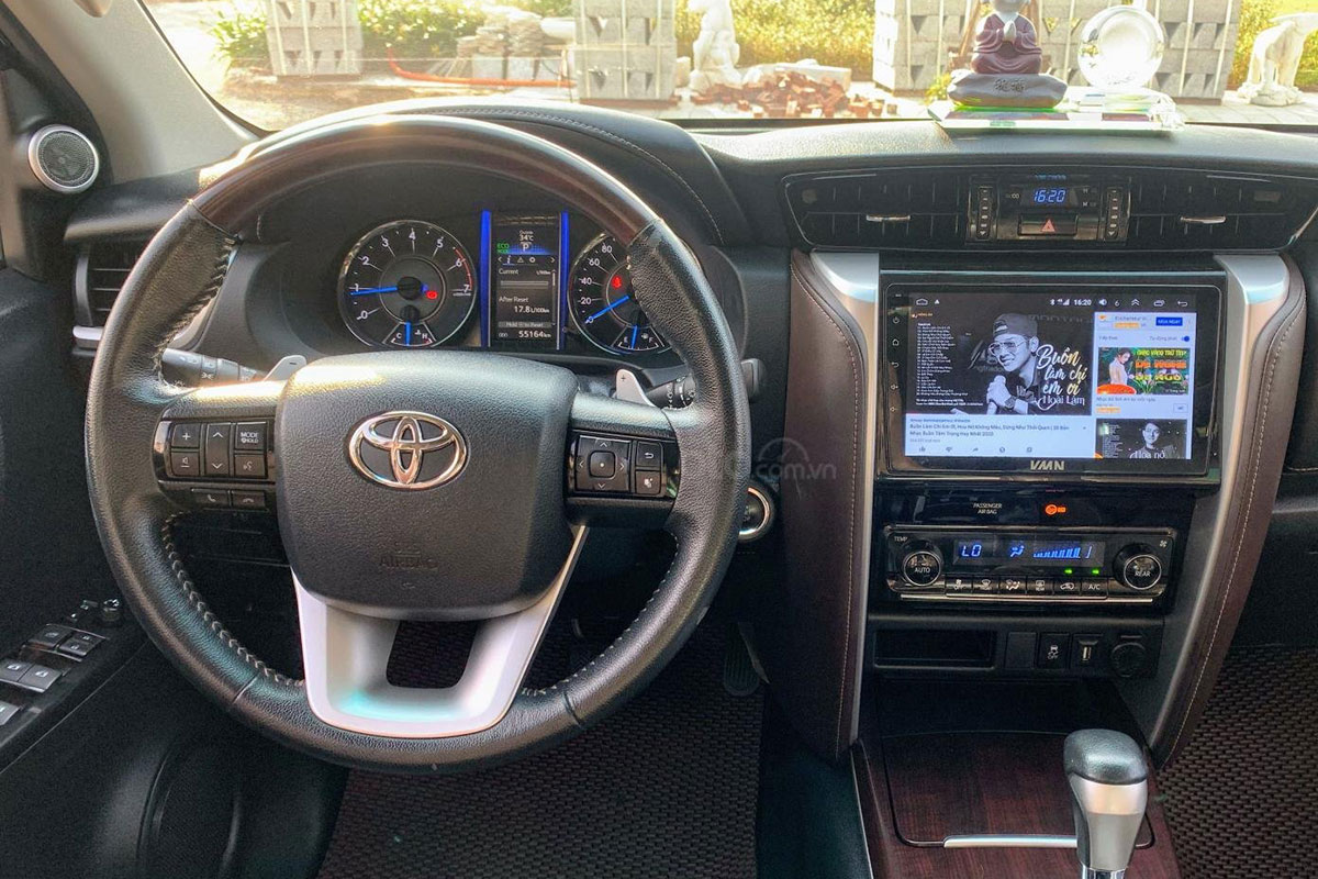 Vô lăng xe Toyota Fortuner 2017 Vô lăng xe Toyota Fortuner 2017 1