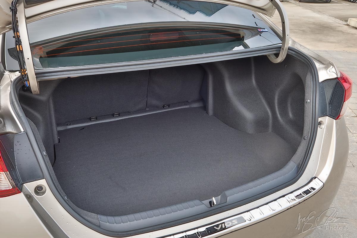 Khoang hành lý xe Toyota Vios 1