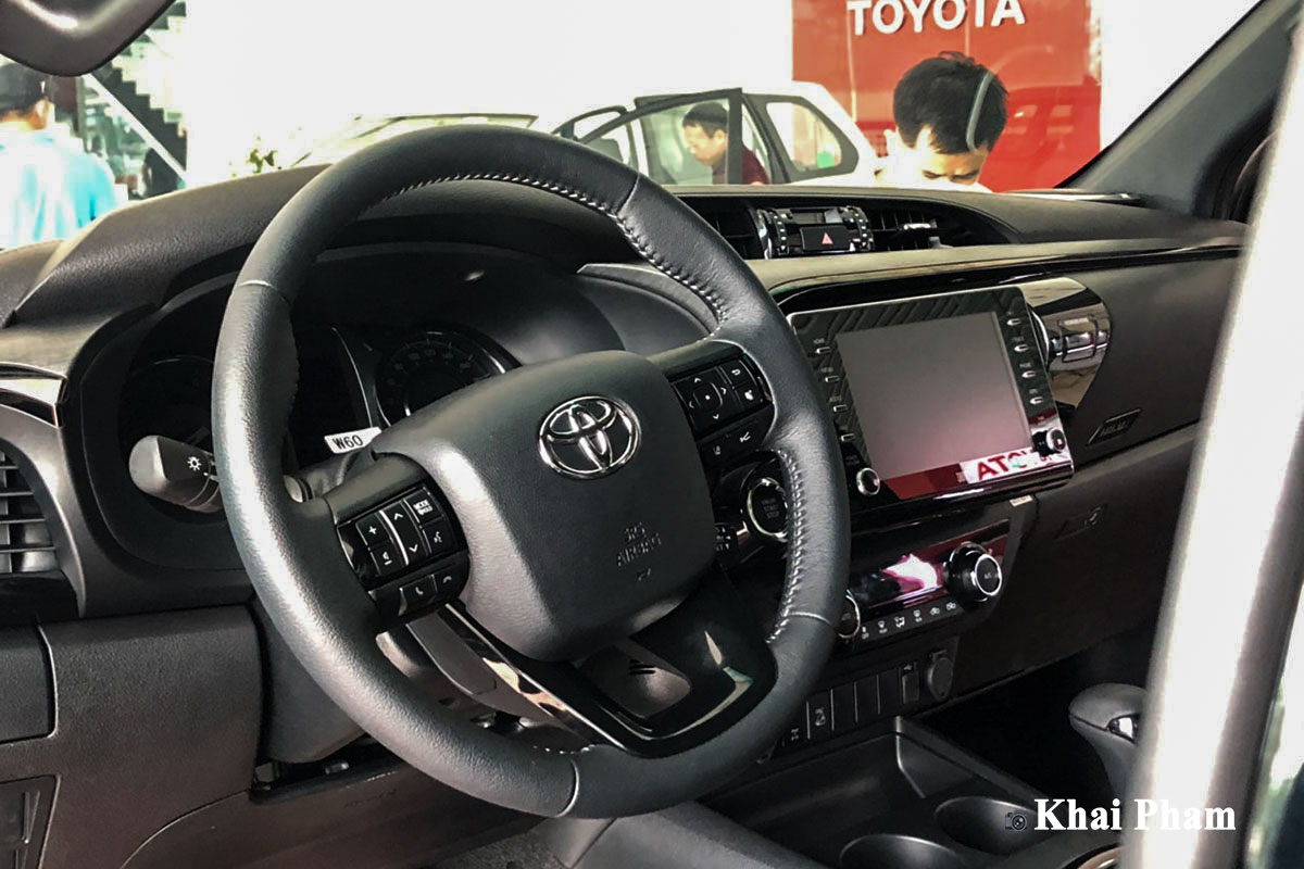 Toyota Hilux Adventure 2020 tại Việt Nam có gì để đấu Ford Ranger Wildtrak? a18
