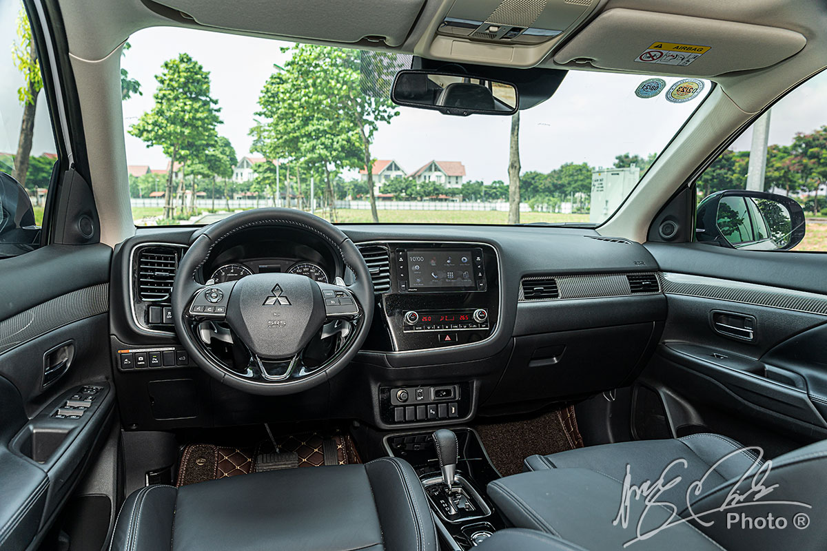 Nội thất của Mitsubishi Outlander 2.4 CVT Premium 2020.