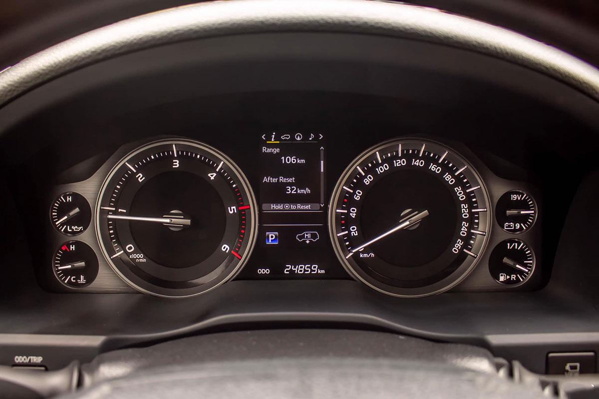 Toyota Land Cruiser cũ nhập Nga bán lại giá cao hơn xe "đập hộp" chính hãng 22 Toyota Land Cruiser cũ nhập Nga bán lại giá cao hơn xe "đập hộp" chính hãng a22