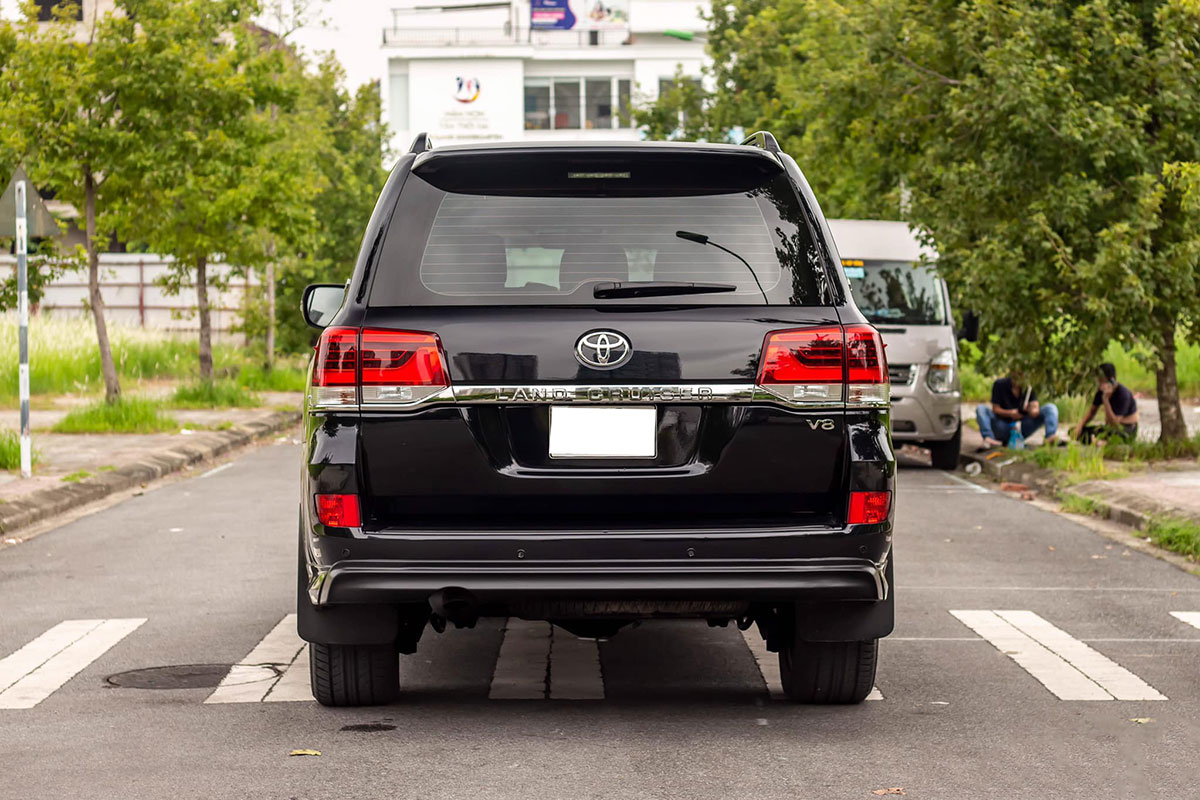 Toyota Land Cruiser cũ nhập Nga bán lại giá cao hơn xe "đập hộp" chính hãng 11 Toyota Land Cruiser cũ nhập Nga bán lại giá cao hơn xe "đập hộp" chính hãng a11