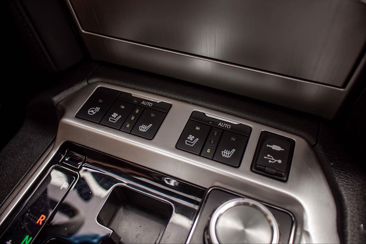 Toyota Land Cruiser cũ nhập Nga bán lại giá cao hơn xe "đập hộp" chính hãng 27 Toyota Land Cruiser cũ nhập Nga bán lại giá cao hơn xe "đập hộp" chính hãng a27