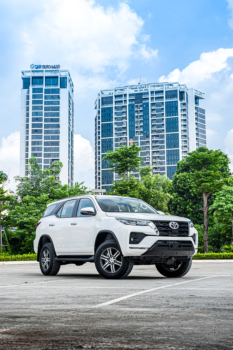 Toyota Fortuner 2020 ra mắt thị trường Việt với nhiều nâng cấp mới 8 Toyota Fortuner 2020 ra mắt thị trường Việt với nhiều nâng cấp mới a8