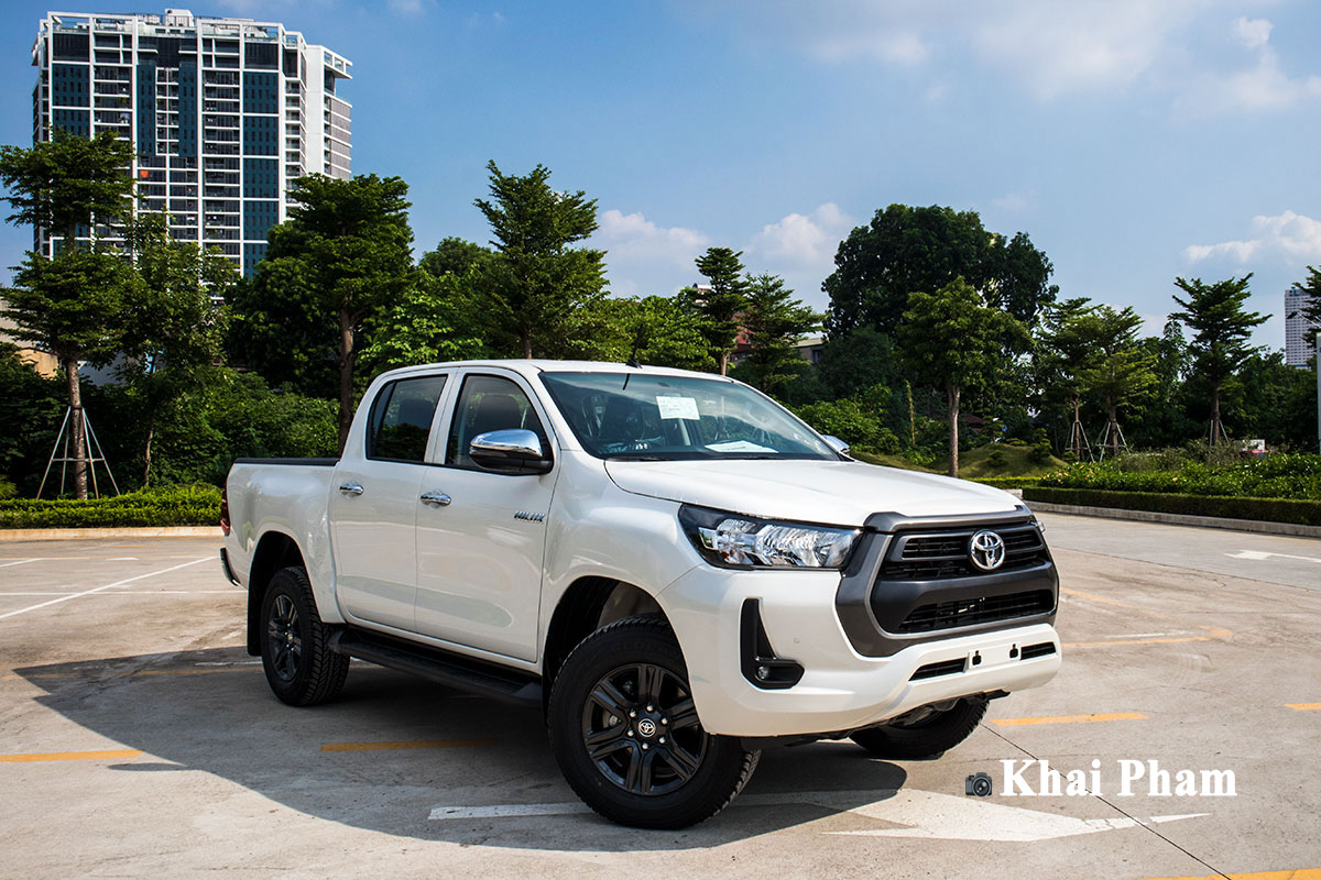 Đánh giá xe Toyota Hilux 2020: Giới thiệu chung Ảnh đầu xe Toyota Hilux 2020
