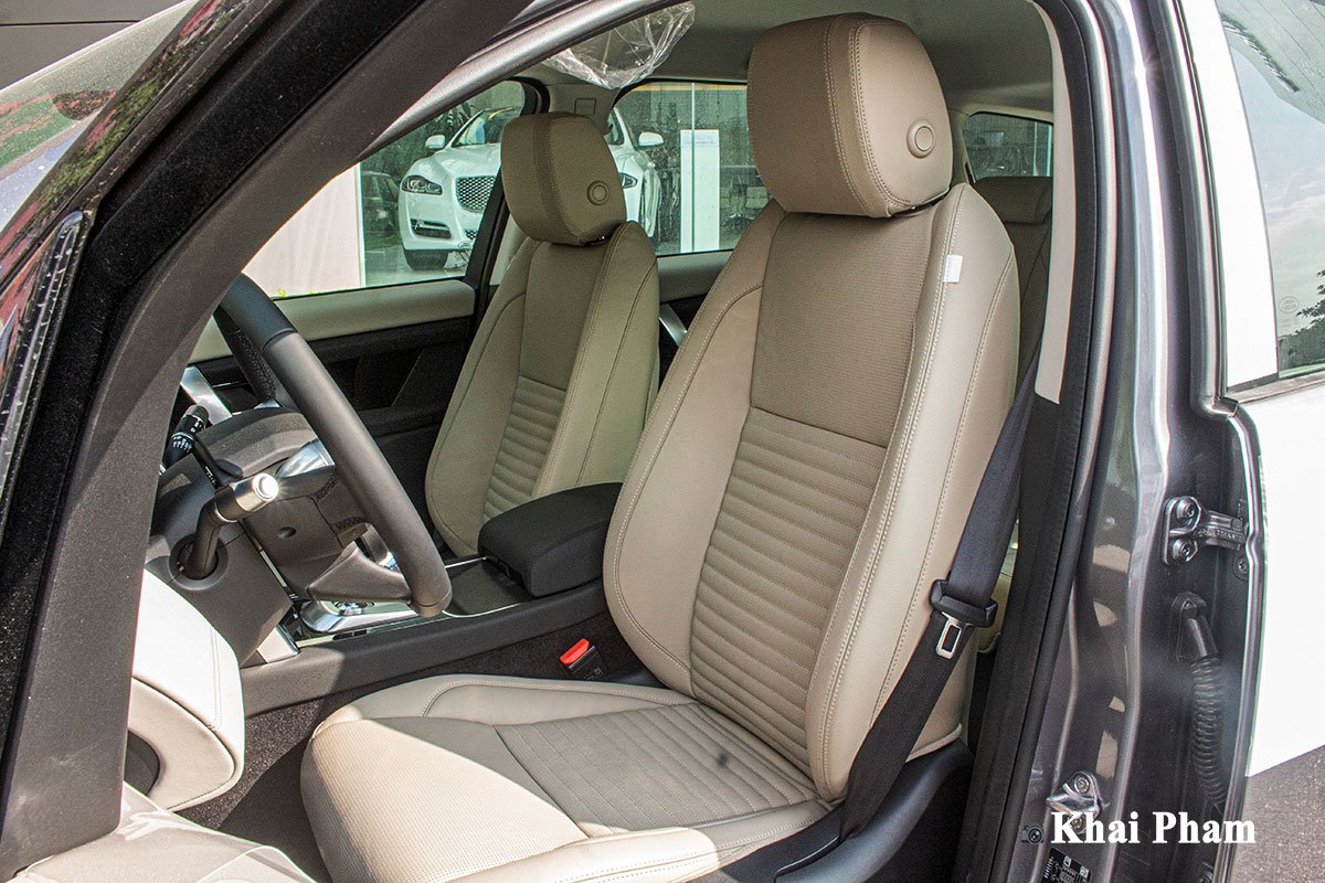 Nội thất xe Land Rover Discovery Sport 1.
