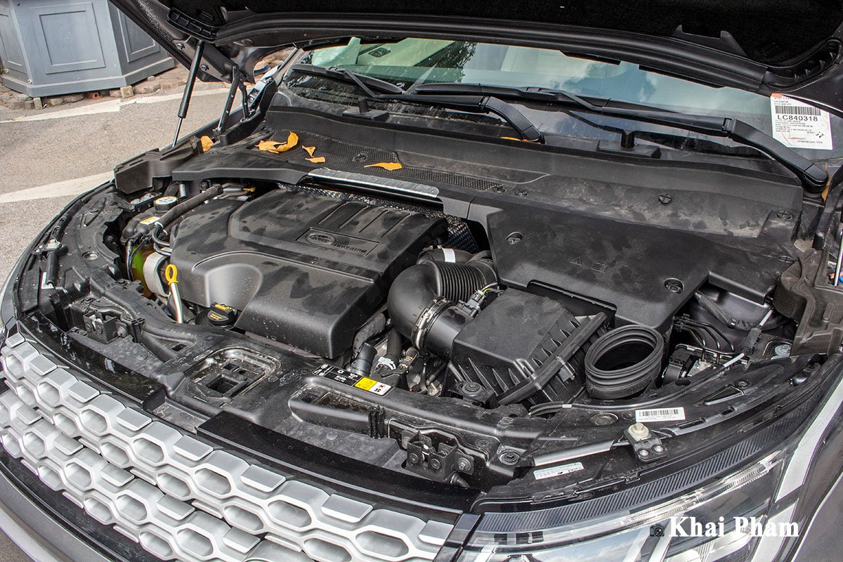 Động cơ trên LandRover Discovery Sport.