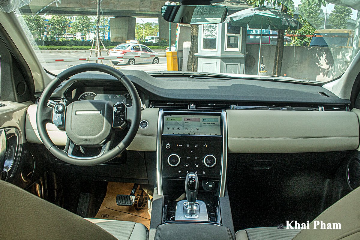 Nội thất xe Land Rover Discovery Sport.