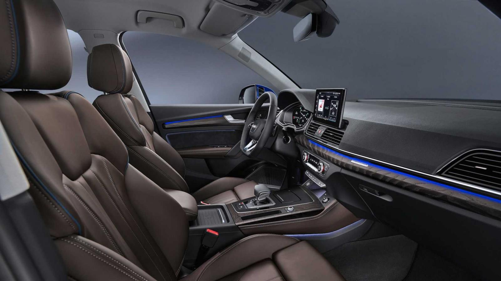 Audi Q5 2021 Sportback trang bị tối tân.
