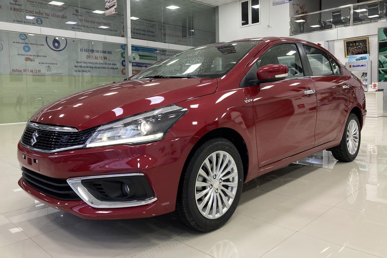 Sự bổ sung lần này cũng không thể làm&nbsp;Ciaz 2020 nổi bật hơn khi đứng cạnh các đối thủ. 1