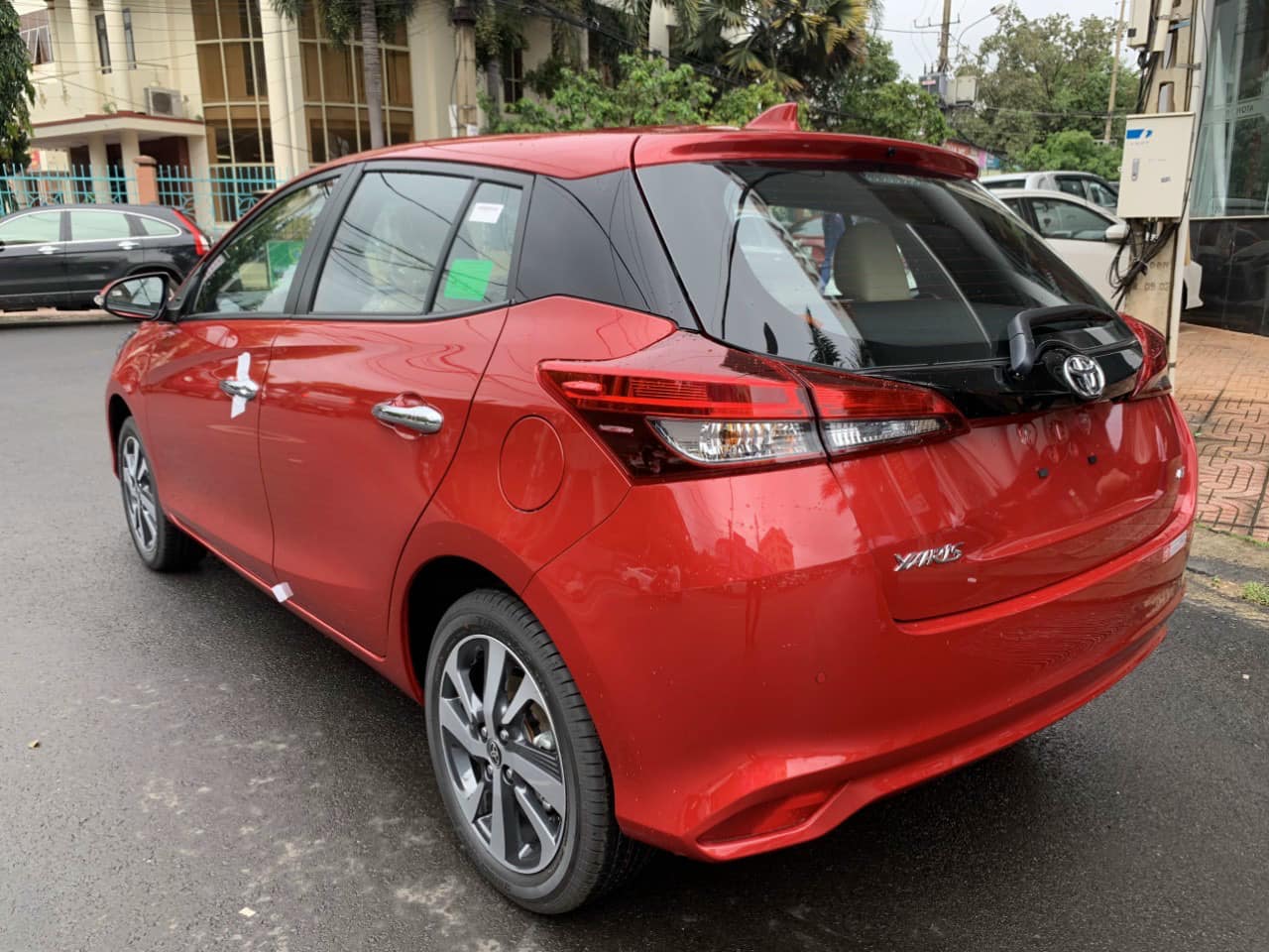 Ảnh thực tế Toyota Yaris 2021 tại Việt Nam, đại lý bắt đầu nhận đặt cọc - Ảnh 2.