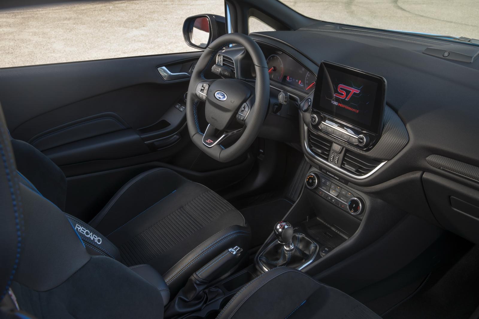 Ford Fiesta ST Edition tích hợp công nghệ cao cấp.