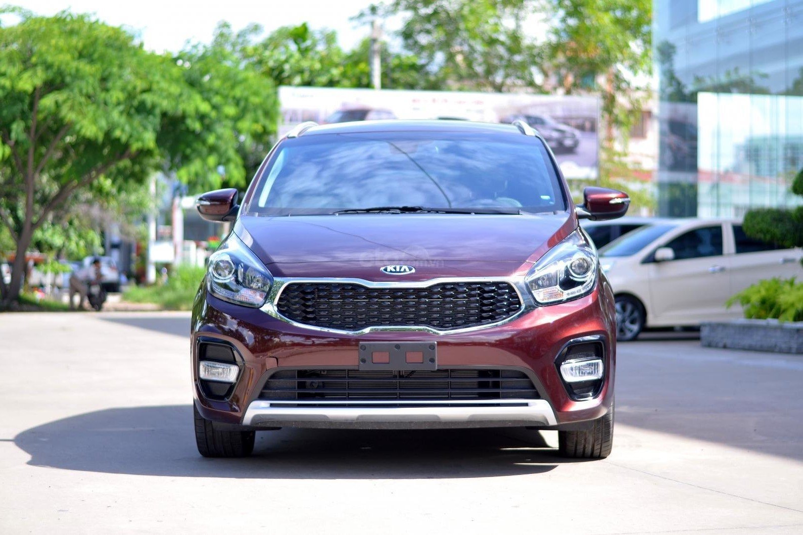 Kia Rondo nhận ưu đãi 1 năm bảo hiểm vật chất Kia Rondo nhận ưu đãi 1 năm bảo hiểm vật chất.