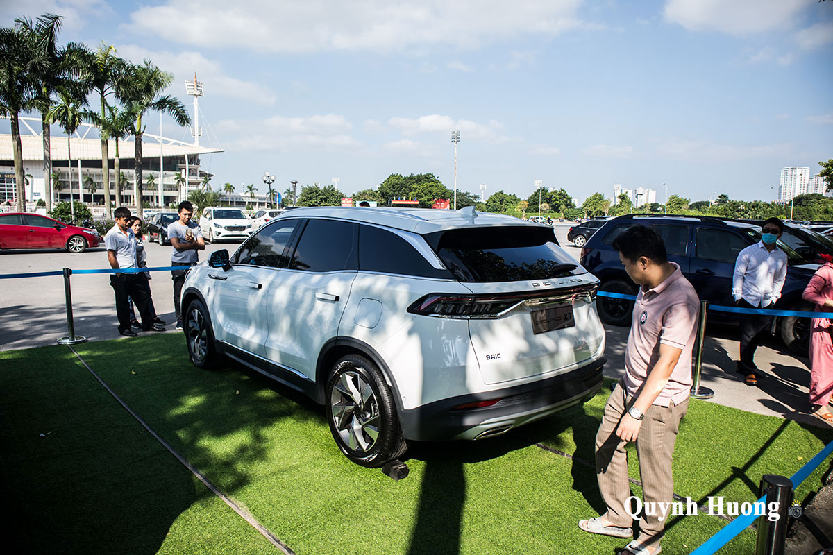 Baic Beijing X7 trưng bày, thu hút lượng khách hàng lớn, nên quên định kiến xe Tàu a6