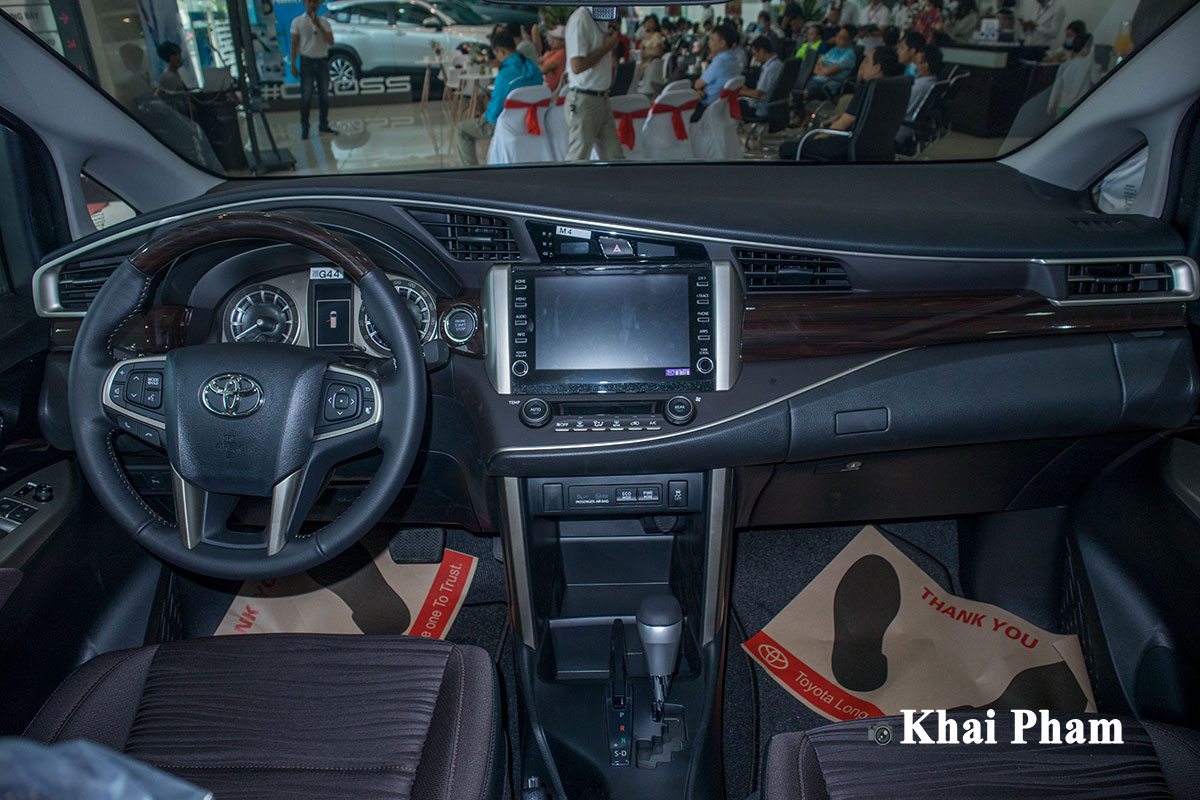 Giá lăn bánh xe Toyota Innova 2020 mới nâng cấp tại Việt Nam a3