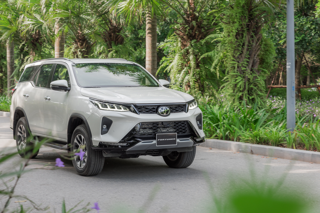 Toyota Fortuner, Corolla Cross và Rush, tái định hình phong cách chọn ...