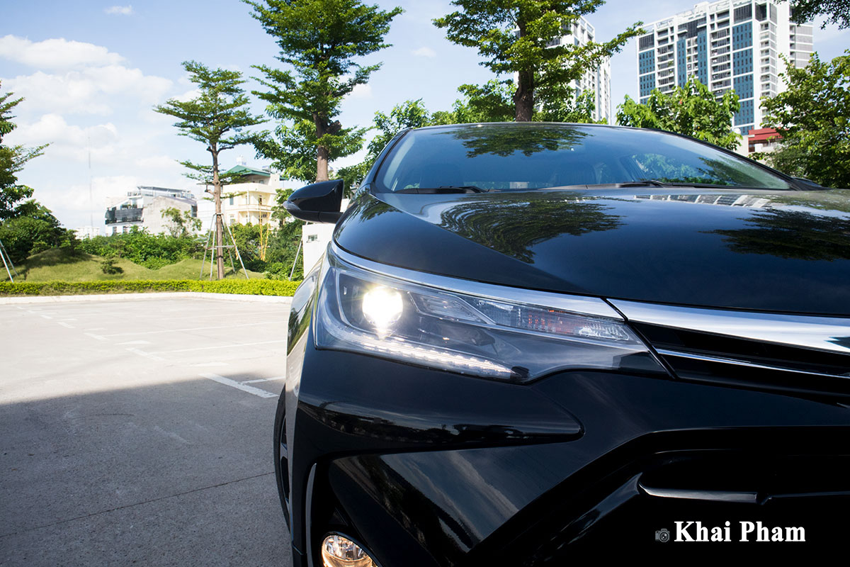 Đèn pha xe Toyota Corolla Altis 2020 1