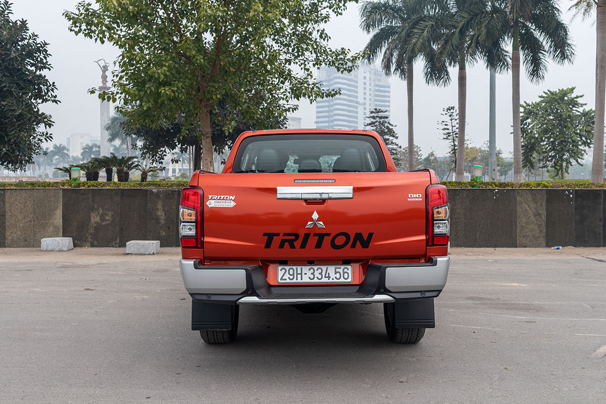 Thiết kế đuôi xe Mitsubishi Triton 1