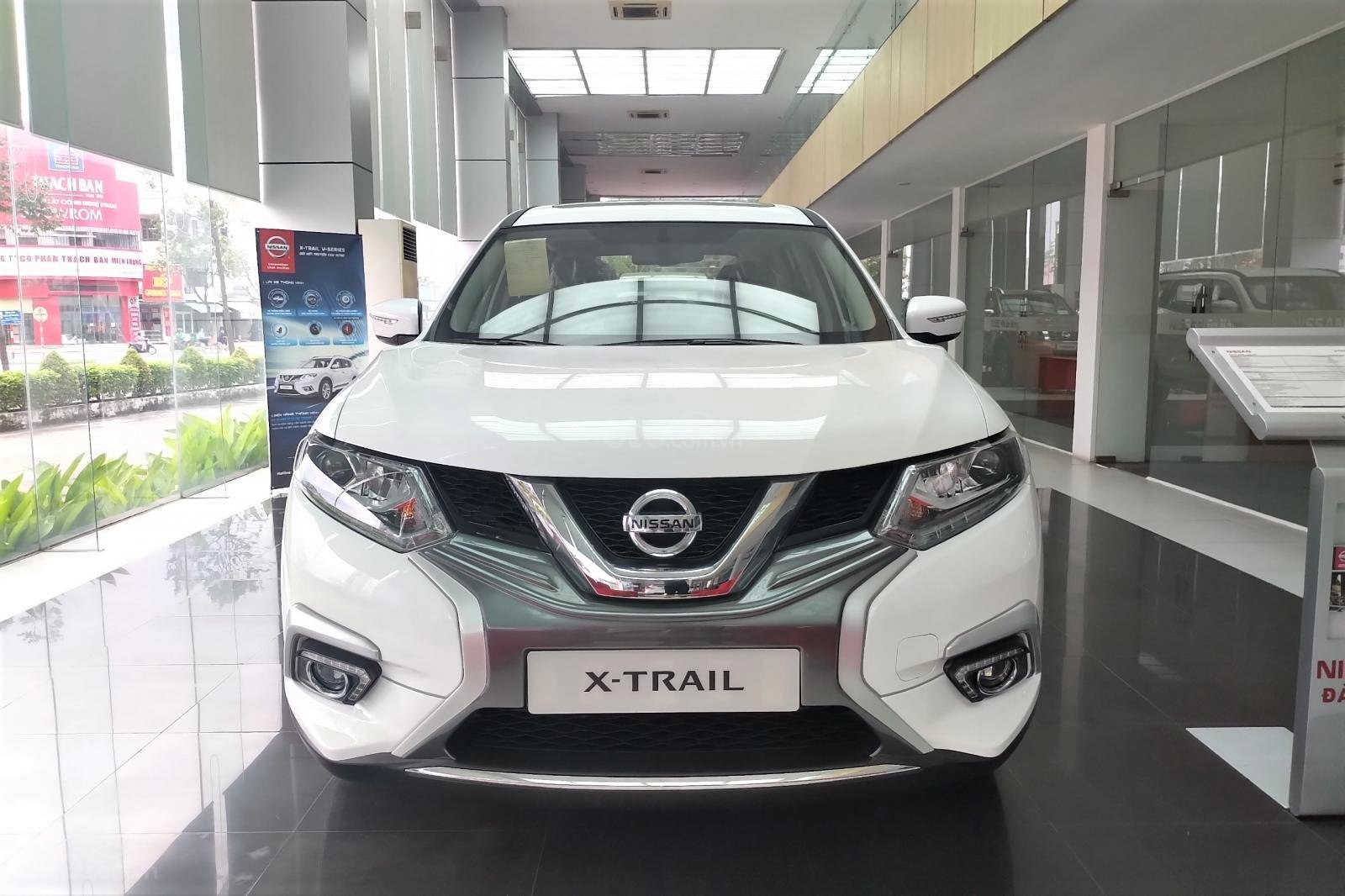 Nissan X-Trail thăng 1 bậc so với tháng trước Nissan X-Trail thăng 1 bậc so với tháng trước.