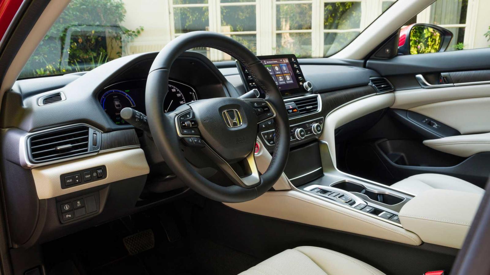 Honda Accord 2021 tinh chỉnh các tinh năng tiện nghi phục vụ tốt hơn.