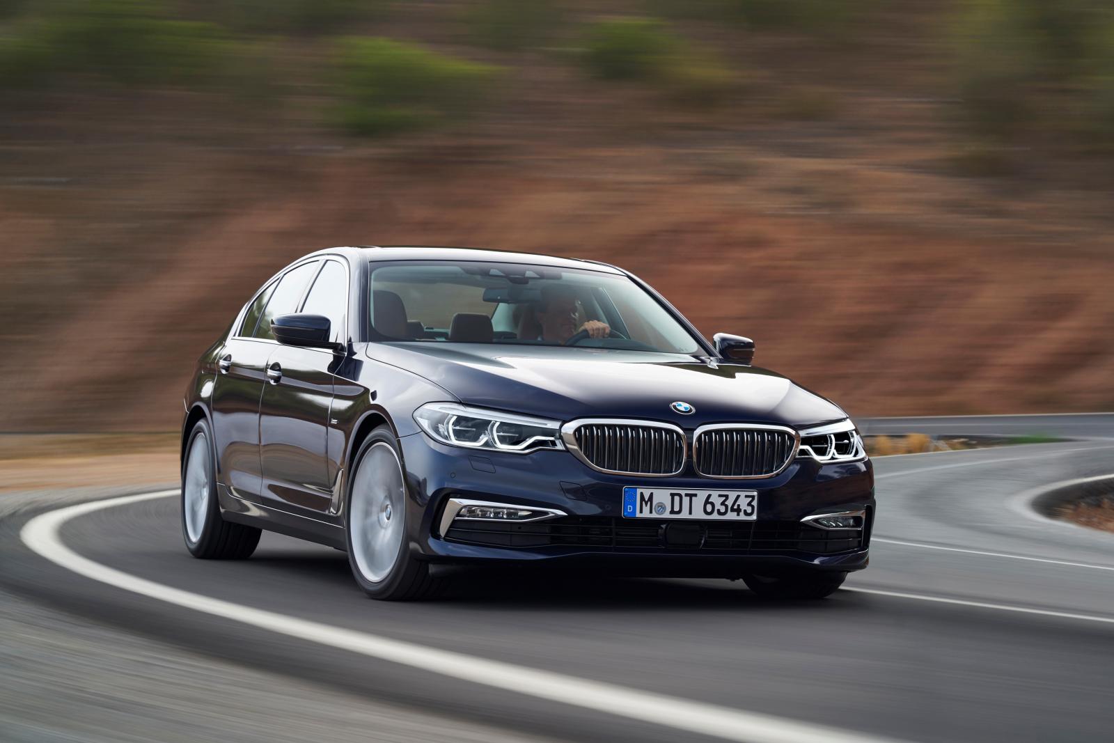 BMW 5-series áp dụng chính sách hỗ trợ 100% lệ phí trước bạ đến hết năm 2020 1