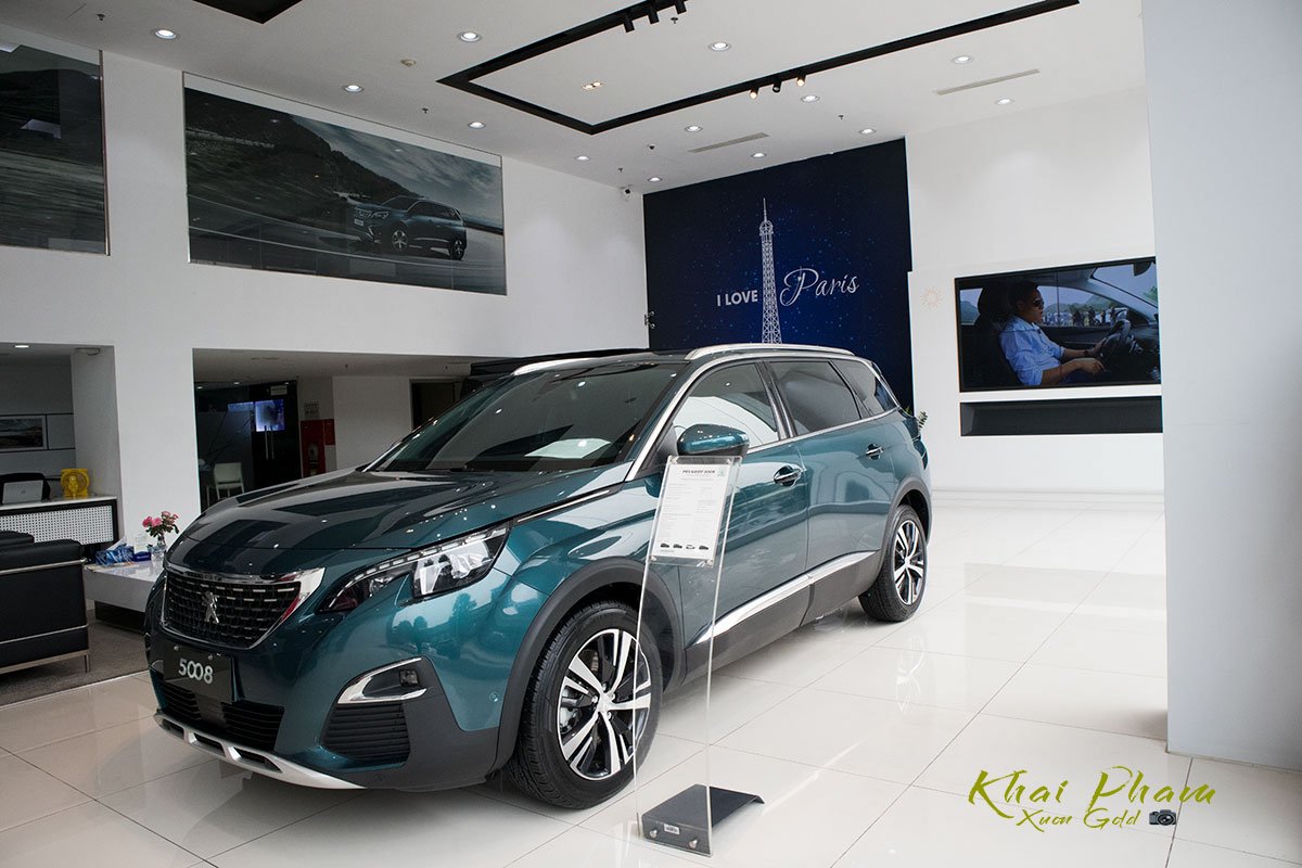 Peugeot 5008.