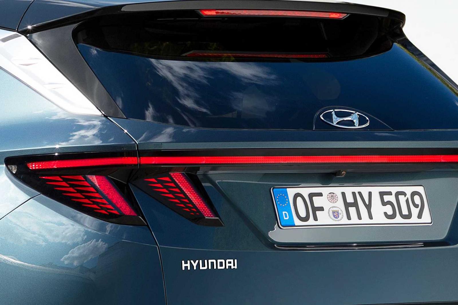 Đánh giá xe Hyundai Tucson 2021 về thiết kế đuôi xe - Ảnh 2.