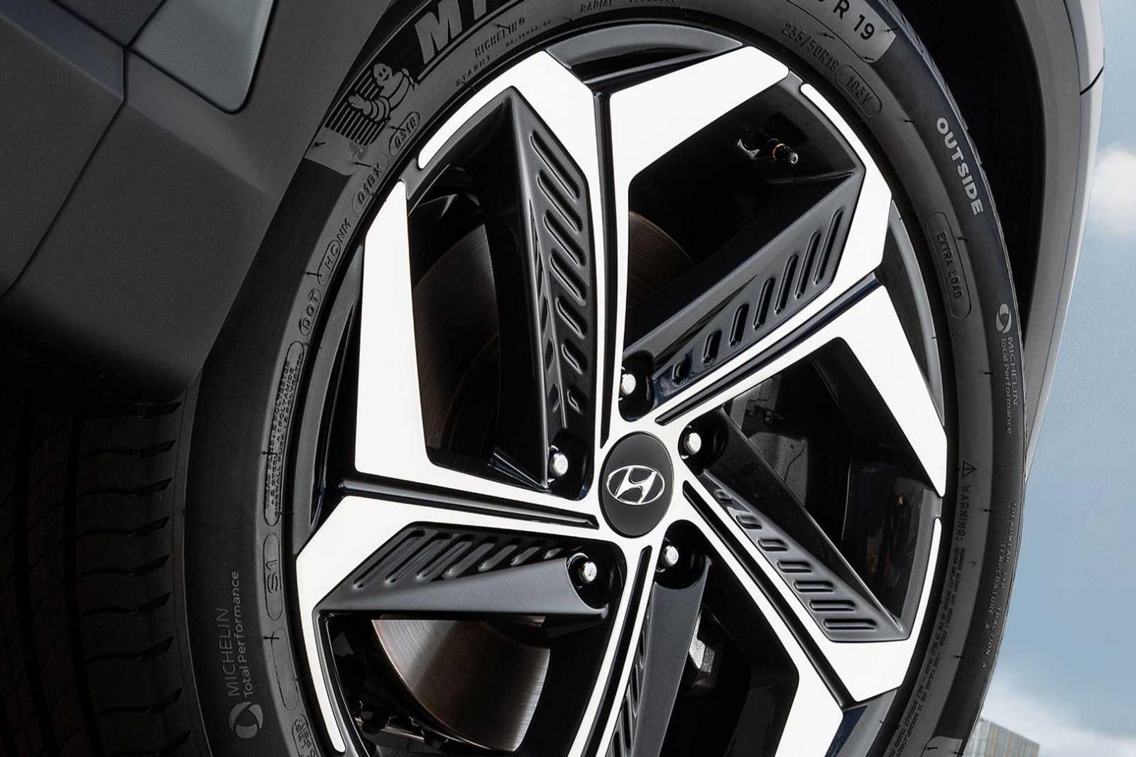 Đánh giá xe Hyundai Tucson 2021 về thiết kế thân xe - Ảnh 2.