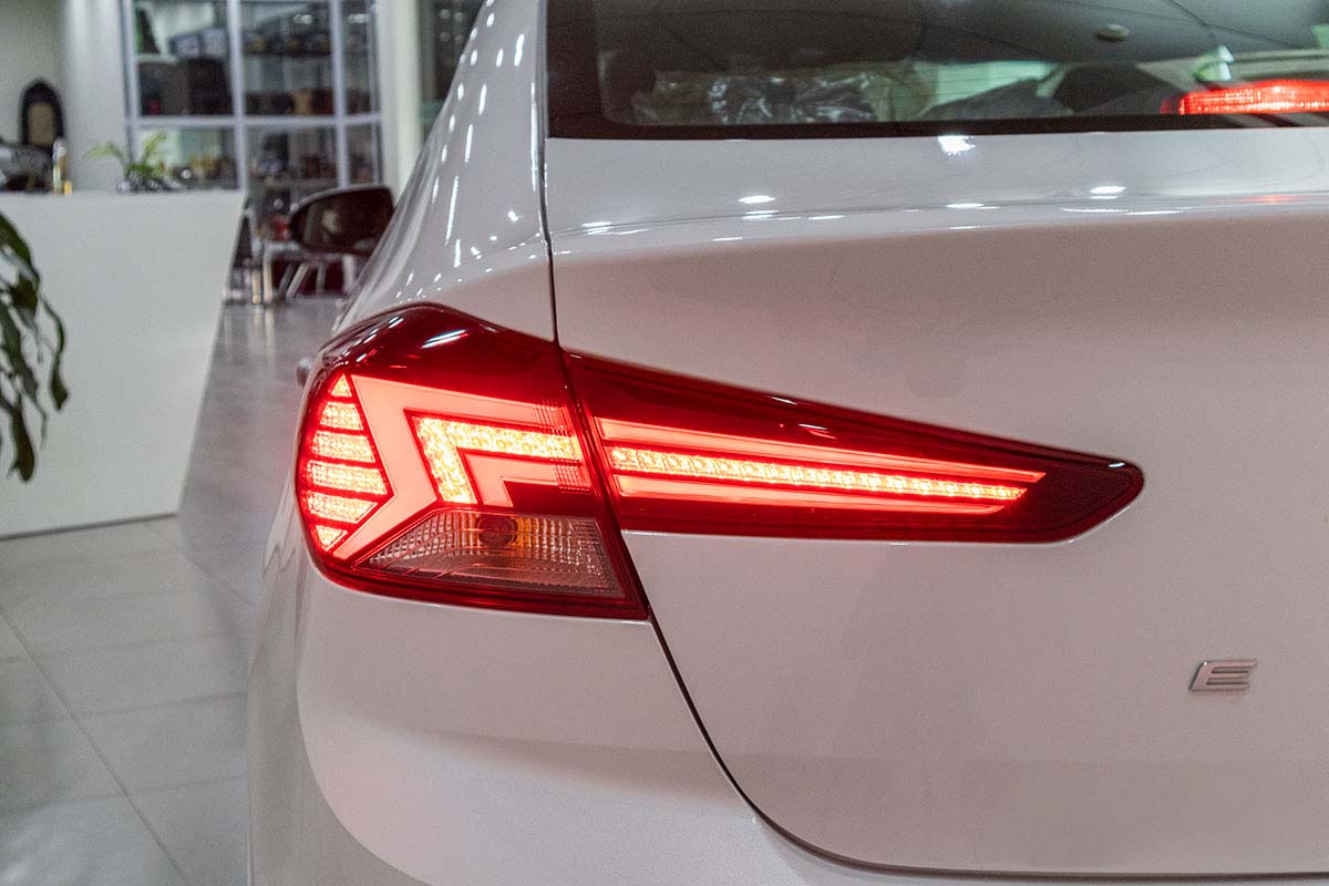Ảnh Đèn hậu Hyundai Elantra 2020