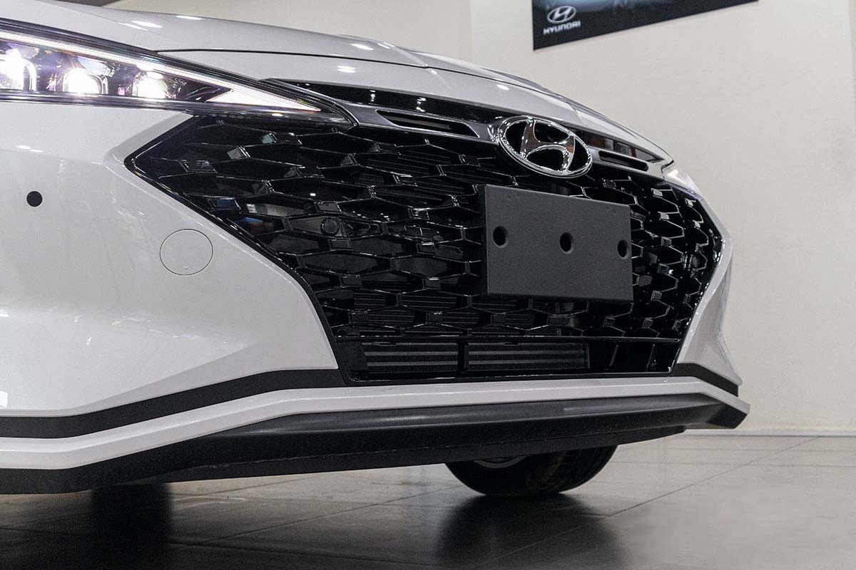 Anh Lưới tản nhiệt xe Hyundai Elantra 2020: Đầu xe.