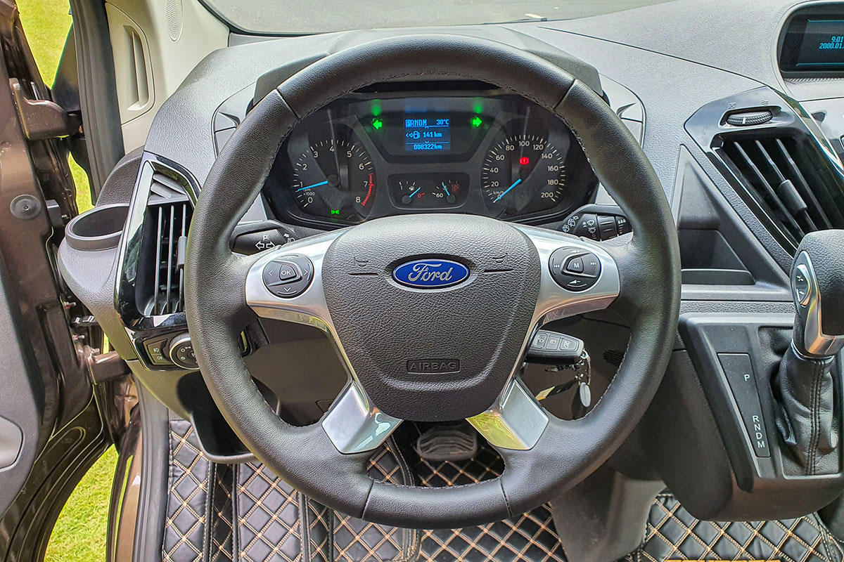 Nội thất Ford Tourneo - Ảnh 1.