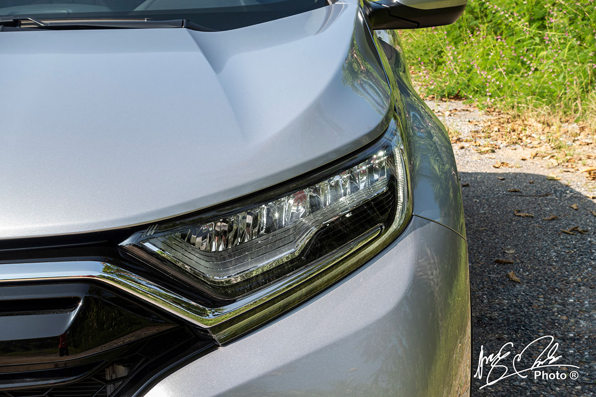 Cụm đèn pha LED có tính năng tự động thích ứng trên Honda CR-V L 2020-2021.