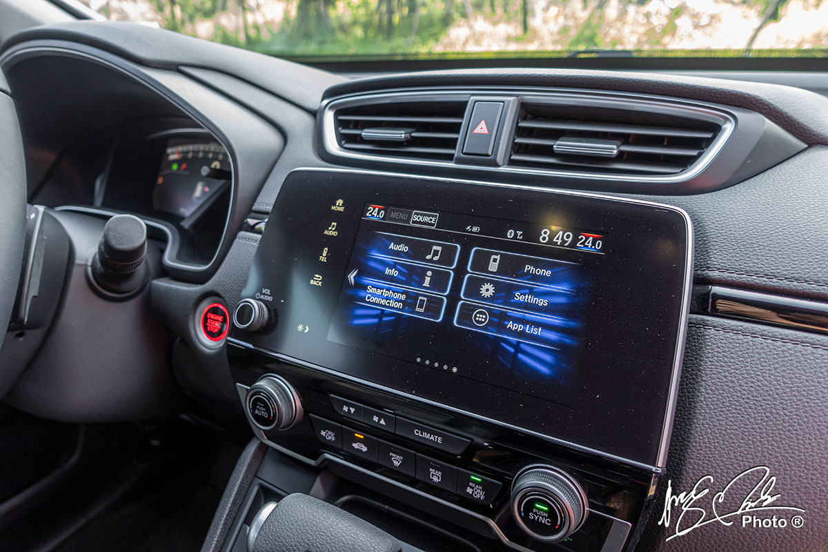 Màn hình cảm ứng 8 inch tích hợp Android Auto và Apple CarPlay trên Honda CR-V L 2020-2021.
