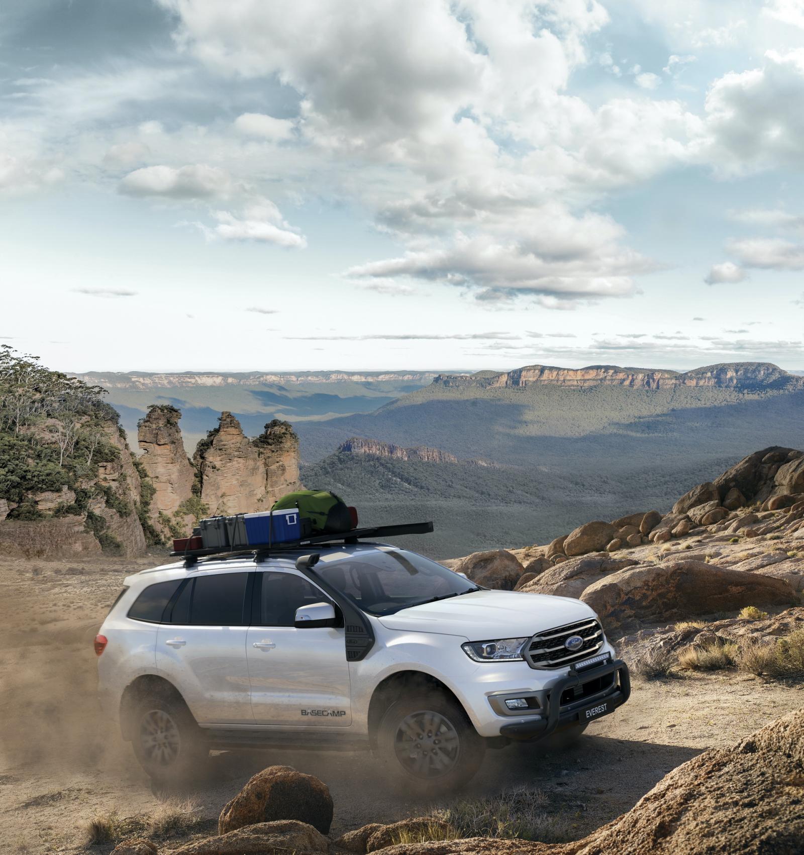 Ford Everest 2021 BaseCamp vén màn với số lượng có hạn.