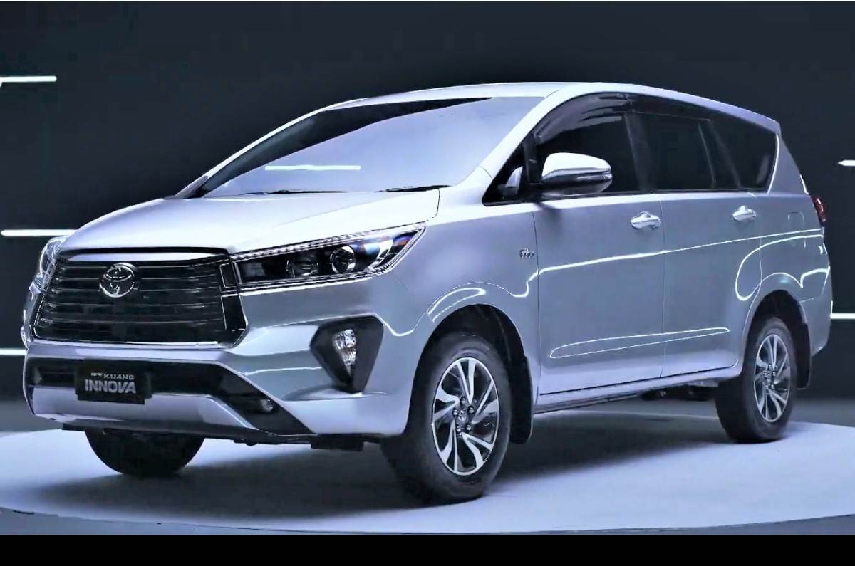 Toyota Innova 2021 "lột xác" trên đất Ấn, chào giá hơn nửa tỷ đồng