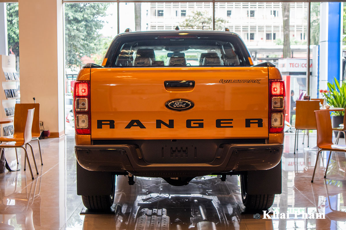Đánh giá xe Ford Ranger Wildtrak 2021: Đuôi xe Ảnh Đuôi xe Ford Ranger Wildtrak 2021