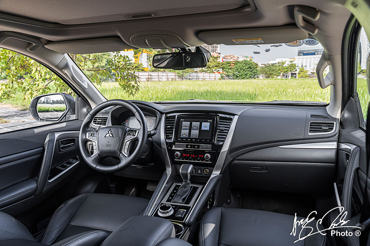 Nội thất của Mitsubishi Pajero Sport 2020 được nâng cấp đáng kể ở trang bị tiện nghi.