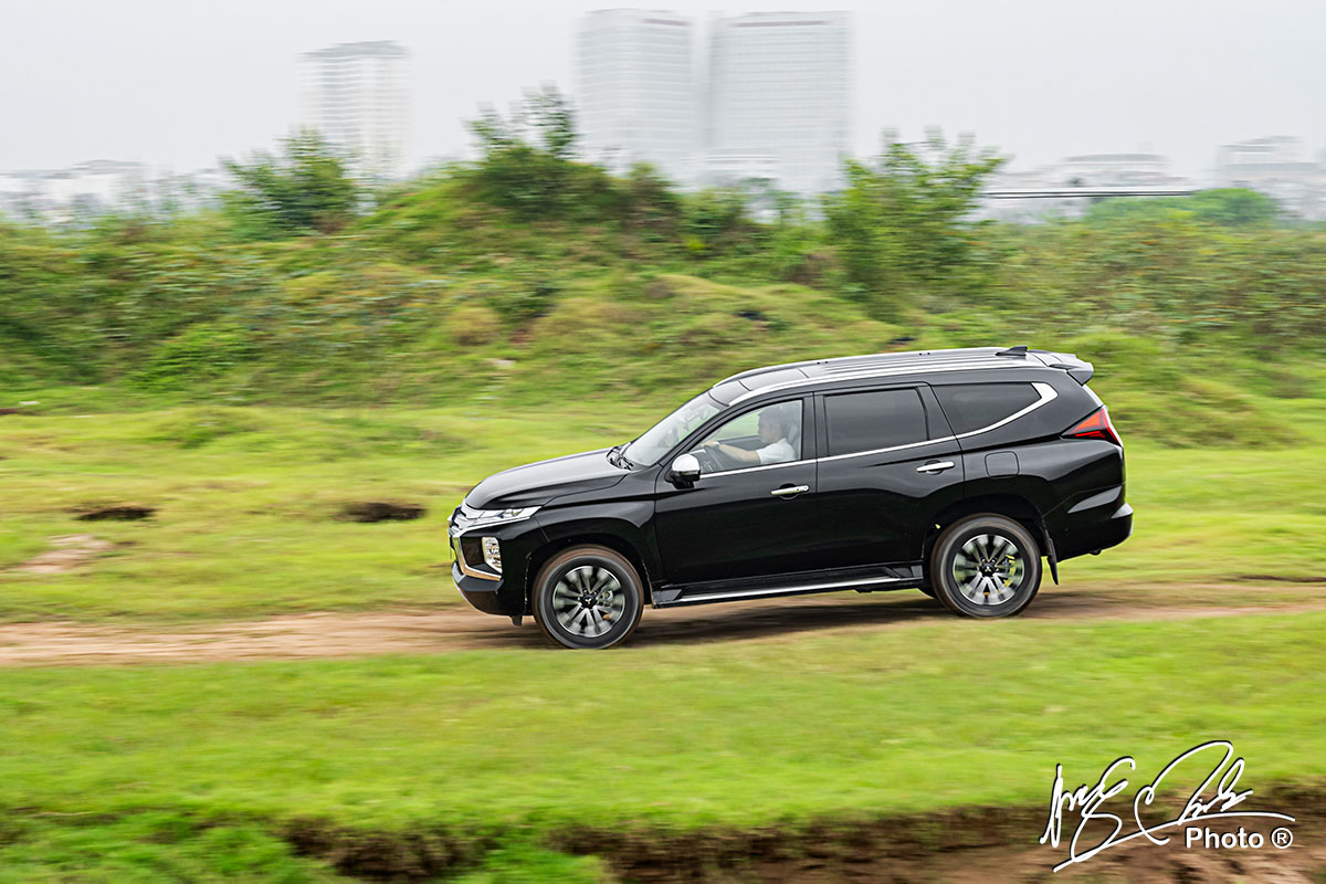 Ảnh Vận hành xe Mitsubishi Pajero Sport 2021