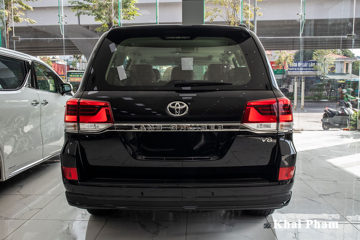 Đánh giá xe Toyota Land Cruiser 2021: Đuôi xe Ảnh Đuôi xe Toyota Land Cruiser 2021