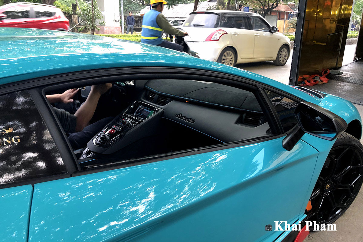 Lamborghini Aventador SVJ đầu tiên về Việt Nam tái xuất, gầm rú đường phố với 2 chi tiết mới  a3