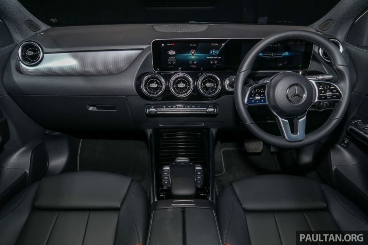 Không gian nội thất xe Mercedes-Benz GLA 200 2021 1