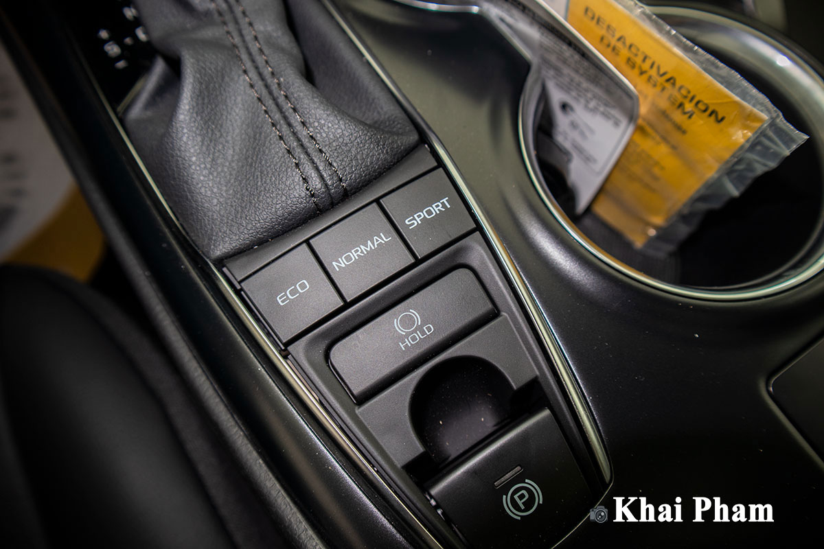 Toyota Camry XLE nhập Mỹ tiếp tục về Việt Nam, giá cao gấp đôi xe chính hãng vẫn hút khách a21