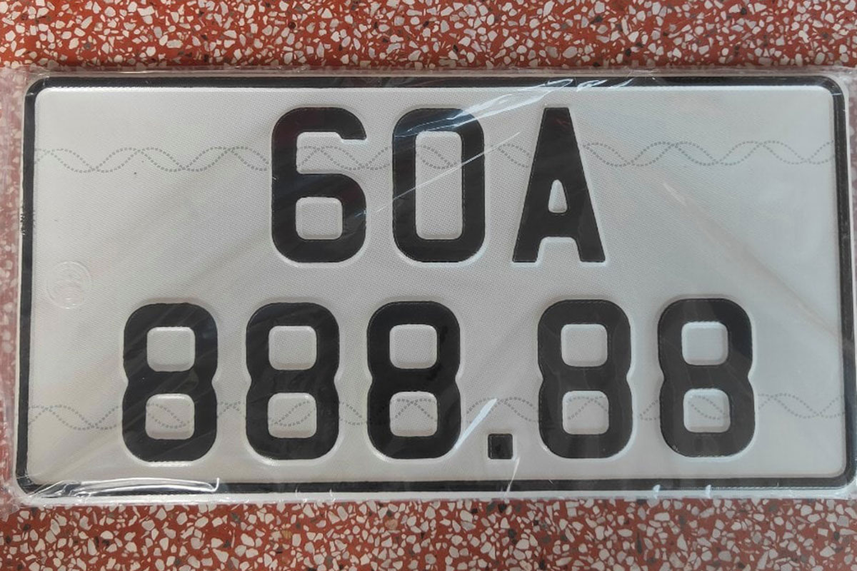 Biển số "Ngũ phát" 888.88 của chiếc Honda CR-V 2020 1
