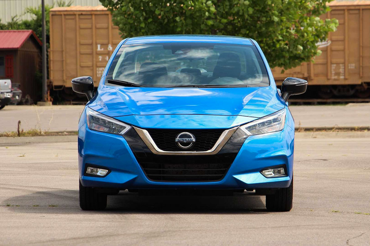 Đánh giá xe Nissan Sunny 2021: Đầu xe Ảnh đầu xe Nissan Sunny 2021