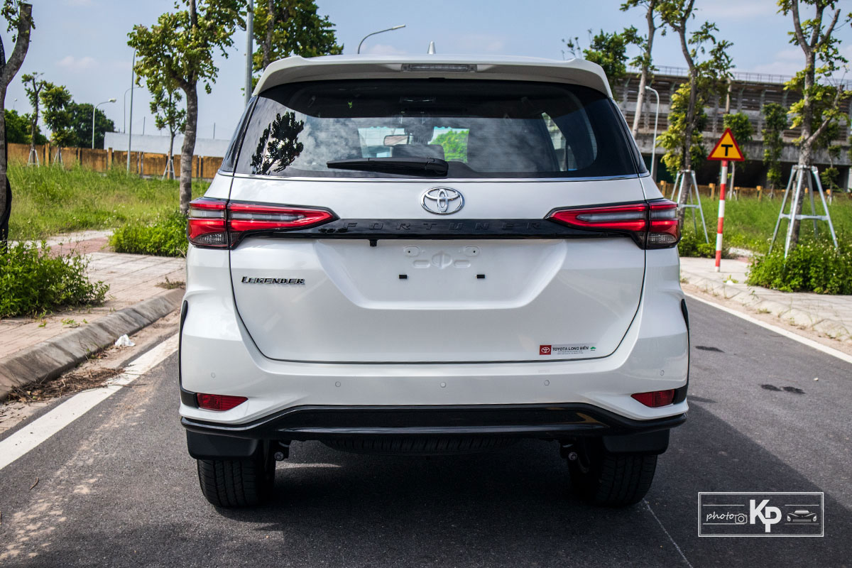 Ảnh Đuôi xe Toyota Fortuner 2021