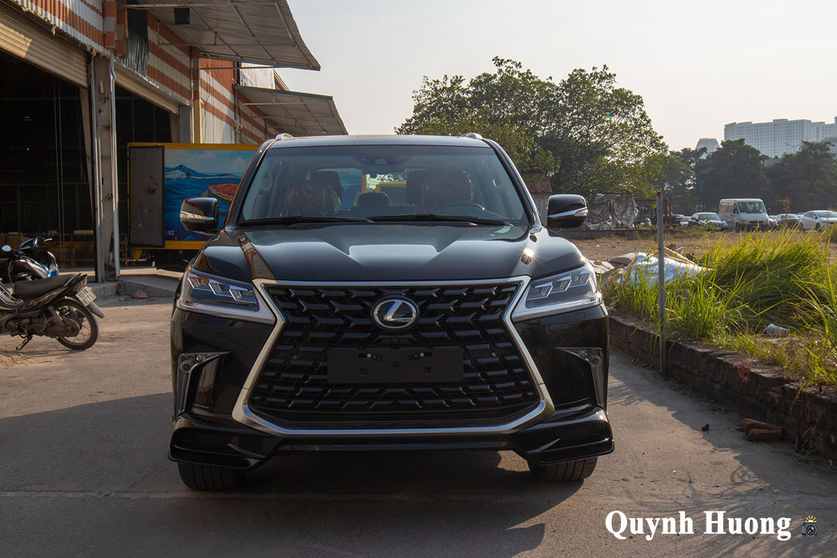 Lexus LX570 Super Sport 2021 đầu tiên cập bến Việt Nam với ngoại hình mới a8
