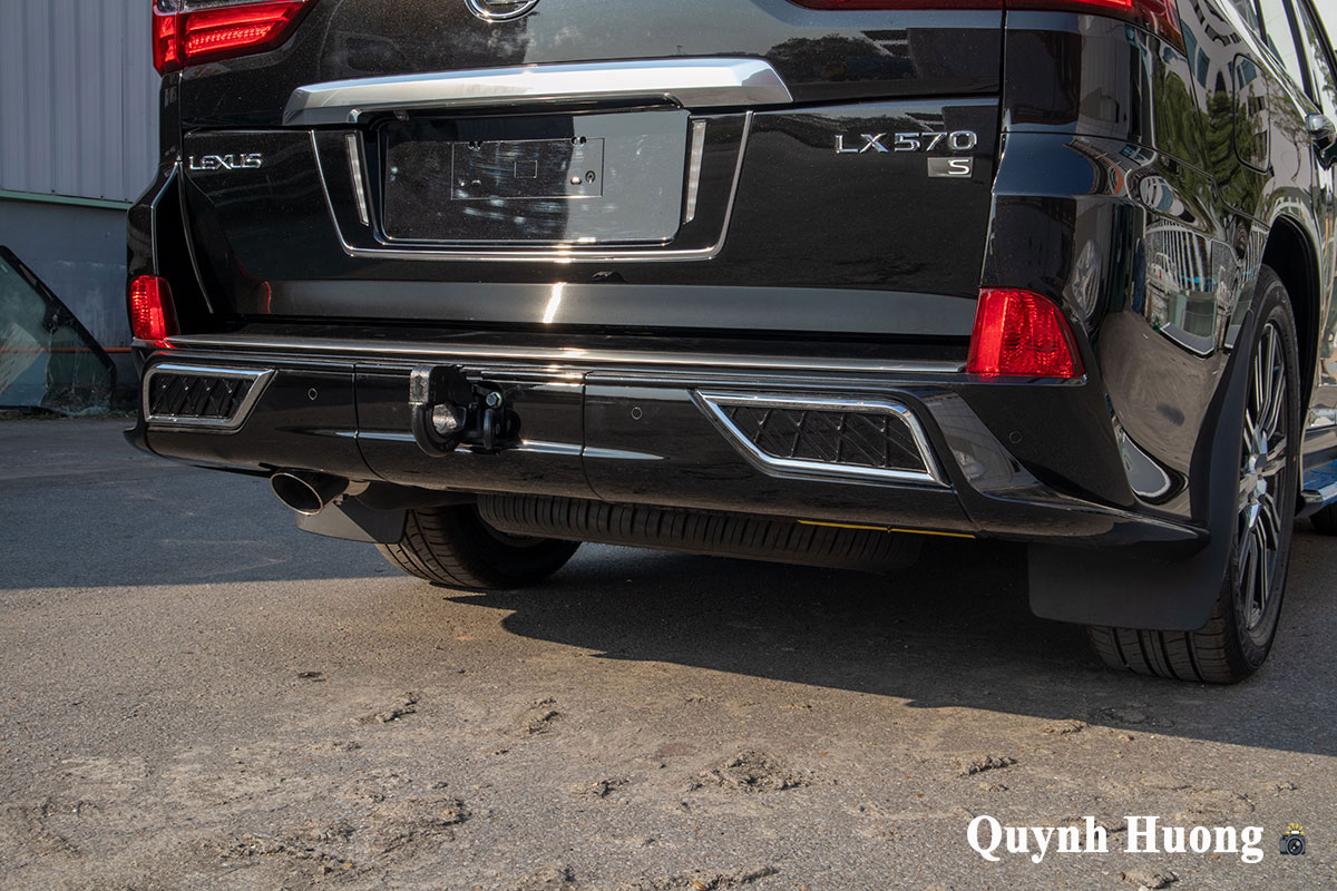 Lexus LX570 Super Sport 2021 đầu tiên cập bến Việt Nam với ngoại hình mới a7