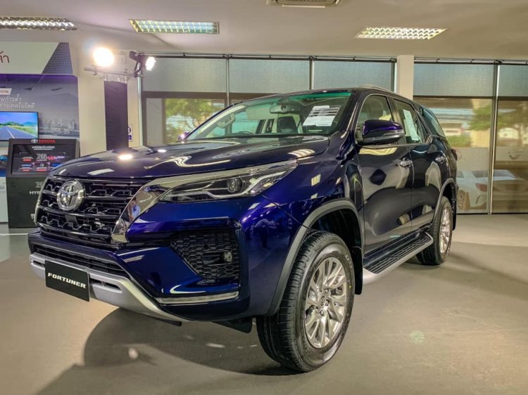 Toyota Fortuner 2021 nâng cấp mới tăng nhẹ về giá.